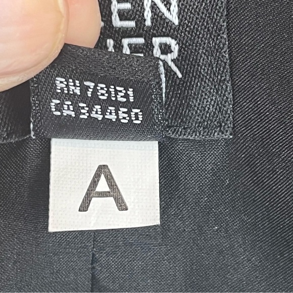 Eileen Fisher Women's 100% Silk Black Crinkle Magnetic Button Jacket Sz LP - Picture 5 of 15